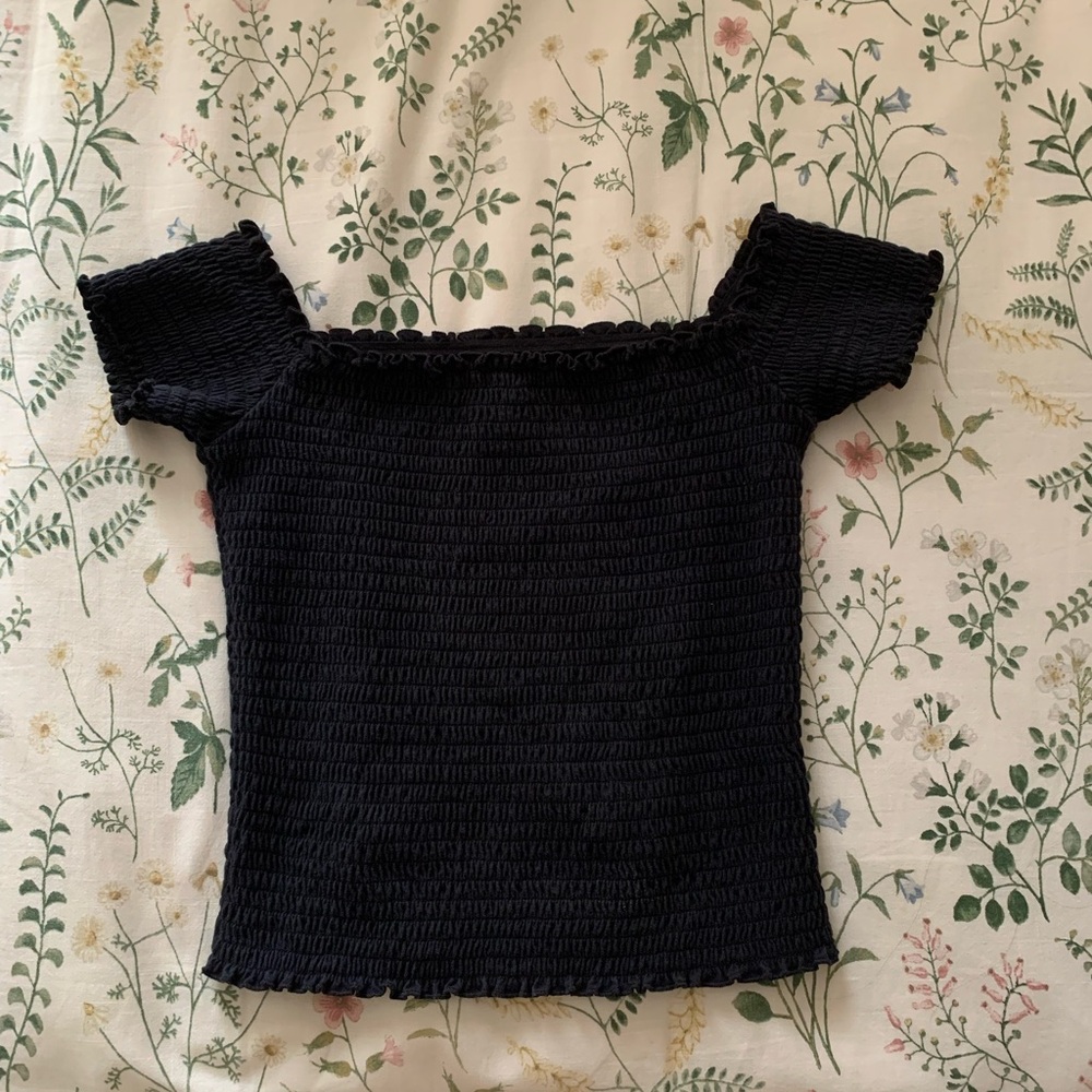 Hollister Black Off-Shoulder Short Sleeve Top